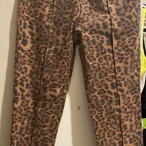 Leopard zip up skinny leg slacks